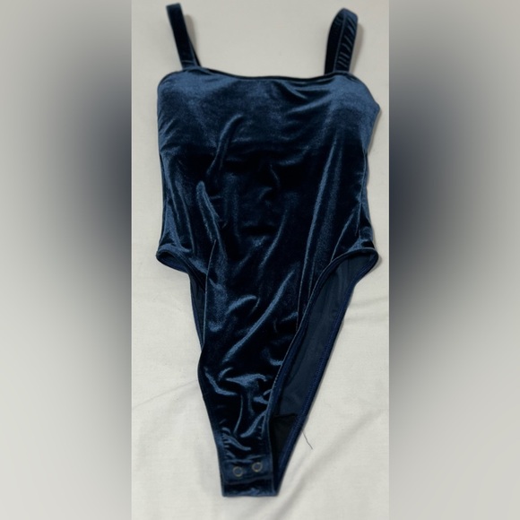 Good American Velour Velvet Bodysuit Navy Size 4 Snap Closure - Picture 4 of 10